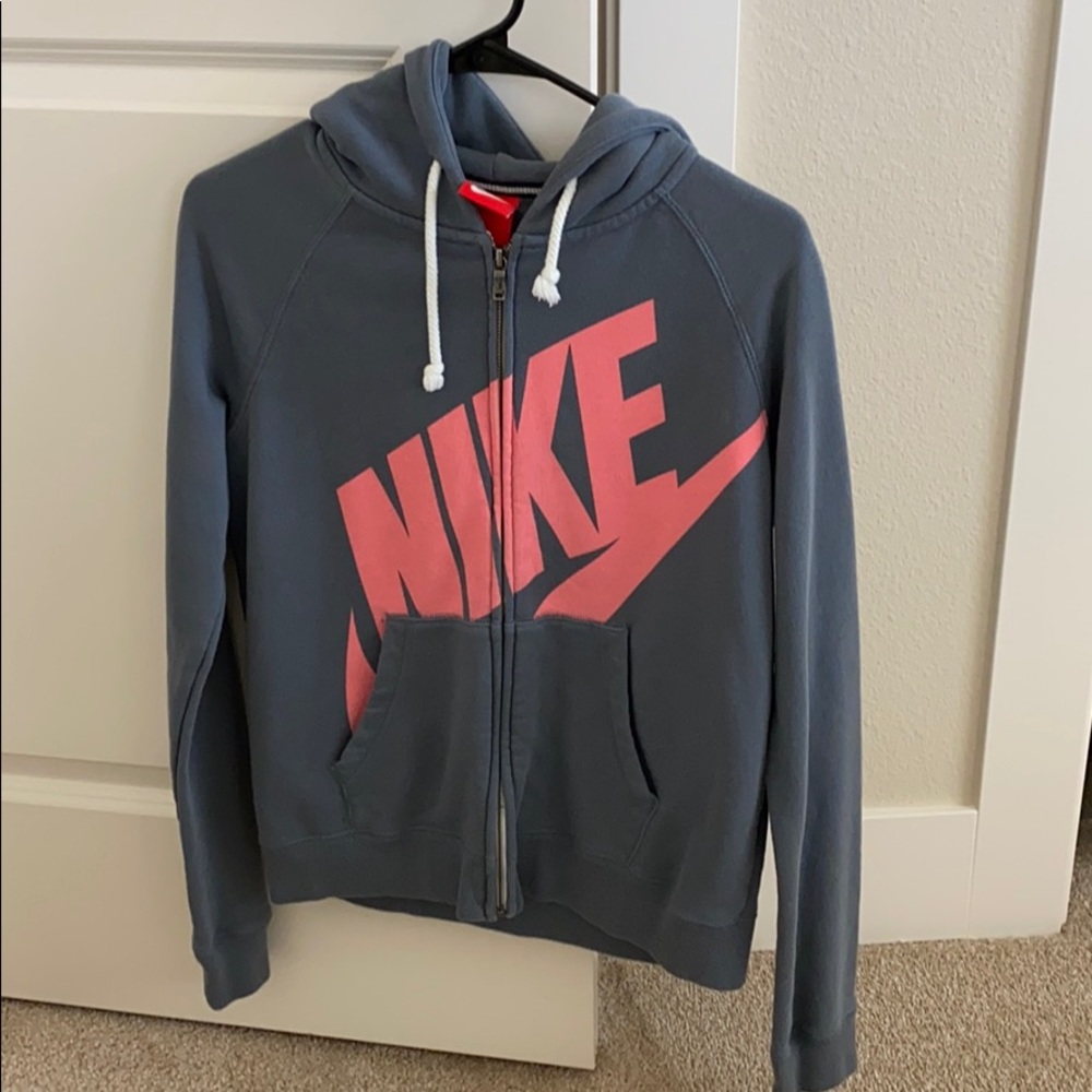 Long sleeve zip up sweatshirt